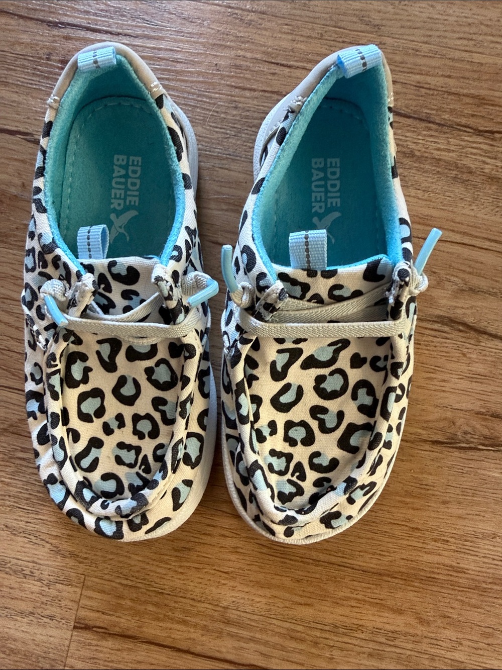 Eddie Bauer Kids Leopard Print Canvas Shoes in White with Light Blue Accents